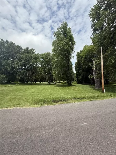 6651 Old Hinkleville Rd, Paducah, KY 42001