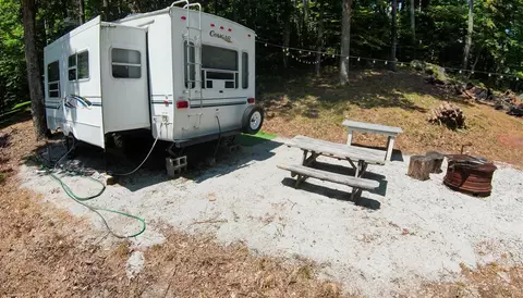 813 Lakeshore Dr, Mammoth Cave, KY 42259