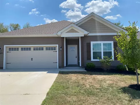 1071 County House Ln, Bowling Green, KY 42101