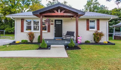 429 S High St, Burkesville, KY 42717