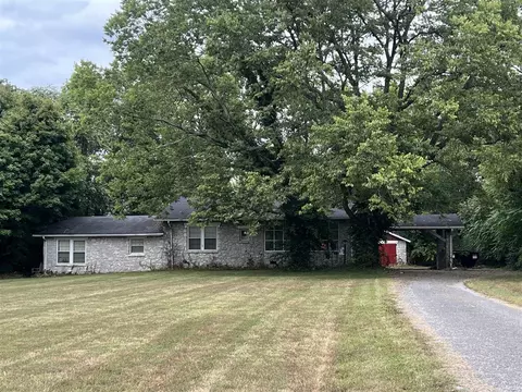 244 Garvin Ln, Bowling Green, KY 42101