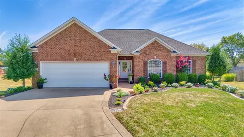 1660 Camden Ct, Bowling Green, KY 42103