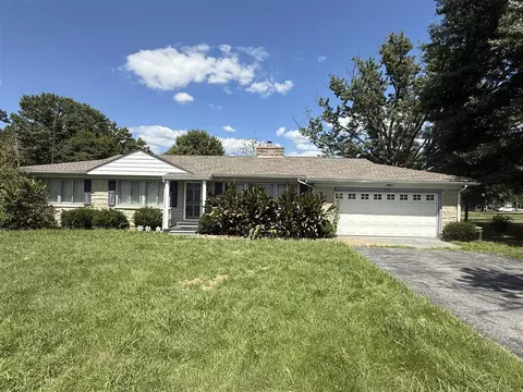 678 E Steve Wariner Dr, Russell Springs, KY 42642