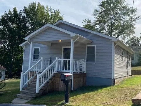 437 N 5th St, Central City, KY 42330