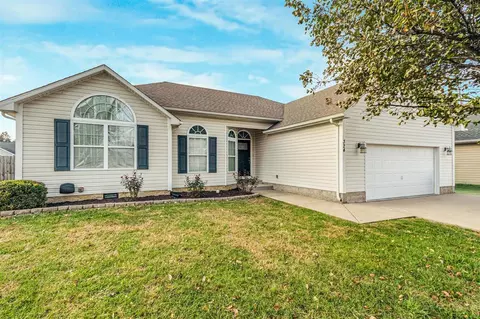 324 White Dogwood Dr, Bowling Green, KY 42101