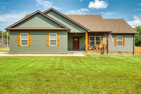 105 Skylar Dr, Auburn, KY 42206