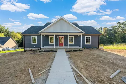 373 Woosley Dr, Smiths Grove, KY 42171