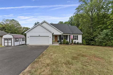 442 Ayers Ln, Scottsville, KY 42164