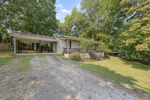 107 Parker Ln, Scottsville, KY 42164
