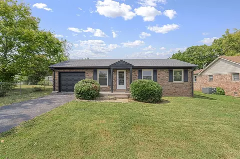315 Coombs Dr, Bowling Green, KY 42101