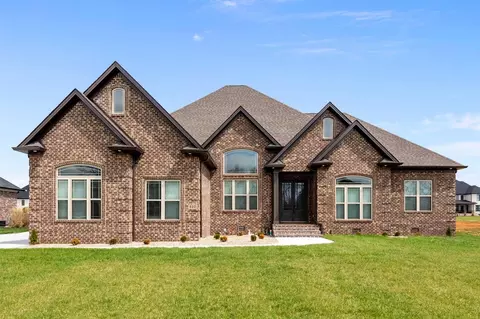 820 Mt Rainier Dr, Bowling Green, KY 42104