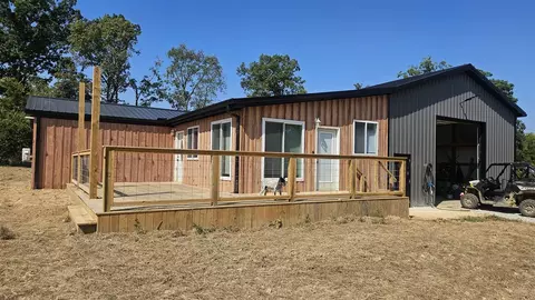 605 Phillip Whitlow Rd, Summer Shade, KY 42166