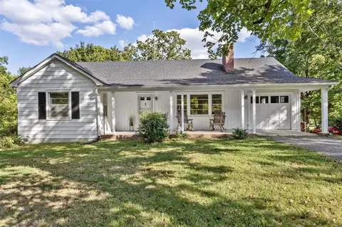 1316 Old Glasgow Rd, Scottsville, KY 42164
