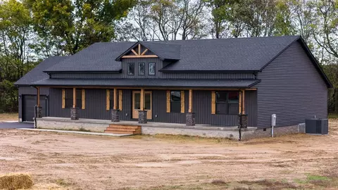 137 Fairfield Dr, Russellville, KY 42276