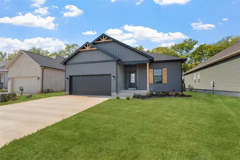 862 Mcintyre St, Bowling Green, KY 42104