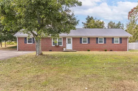 295 D F Petty Rd, Bowling Green, KY 42103