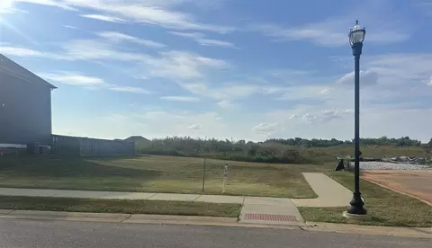619 Boston Park Dr, Bowling Green, KY 42103