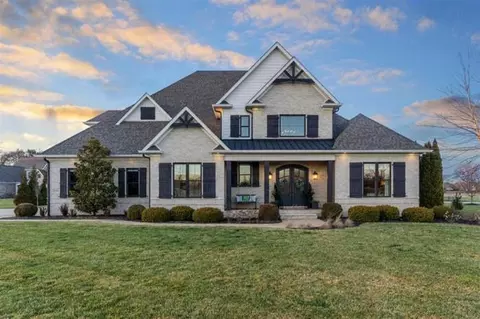 214 Little Bear Ct, Bowling Green, KY 42104