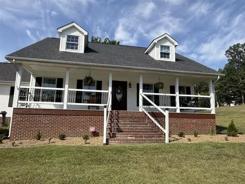 753 Hidden Valley Rd, Morgantown, KY 42261