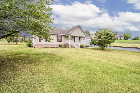 107 Red Barn Way, Cave City, KY 42127