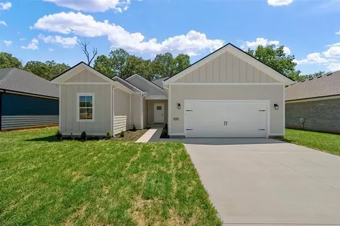650 Pleasant Meadow Cir, Bowling Green, KY 42101
