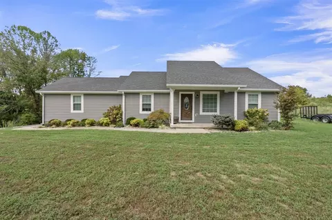25 Pickett Rd, Campbellsville, KY 42718