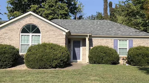 10830 Dorton Dr, Louisville, KY 40272
