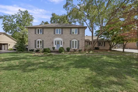 820 Rockwood Dr, Bowling Green, KY 42103