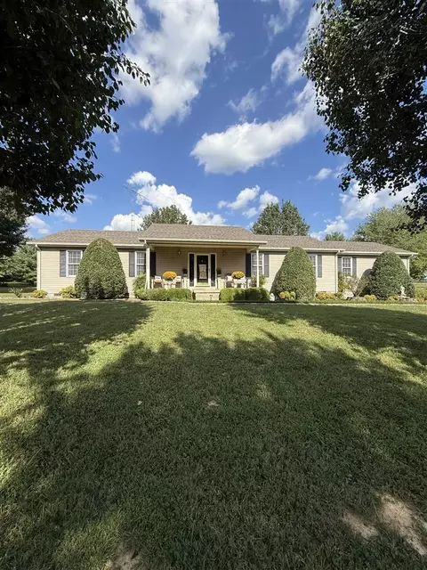 910 Clifty Hollow Rd, Bowling Green, KY 42101