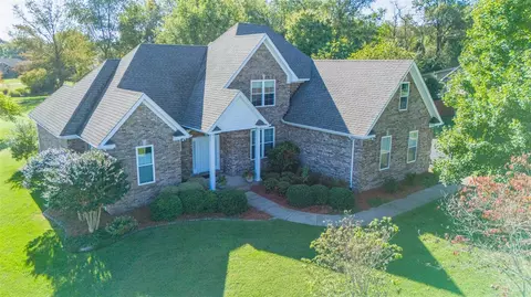 926 Hunters Pointe Ln, Bowling Green, KY 42104