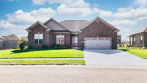 571 Kempton Ln, Bowling Green, KY 42104