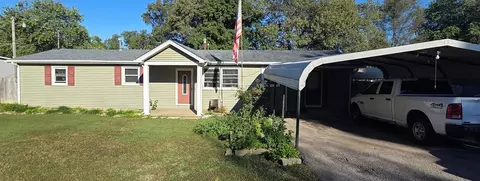 483 Smith St, Radcliff, KY 40160
