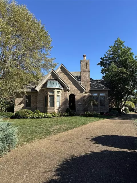 1530 Greenmeadow Ct, Bowling Green, KY 42104