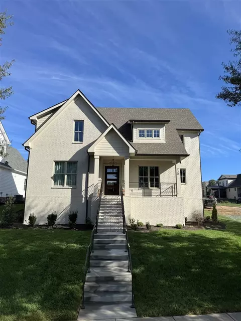 728 Village Way, Bowling Green, KY 42103