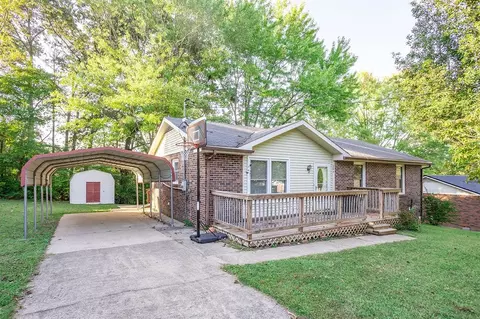 204 Powell Dr, Scottsville, KY 42164