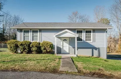 819 Columbus Dr, Madisonville, KY 42431