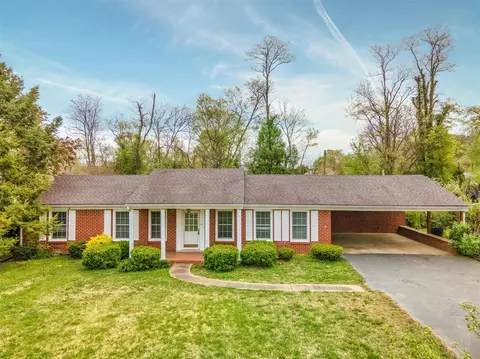 615 Crittenden Dr, Russellville, KY 42276