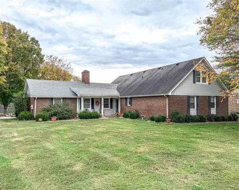 290 Hillwood Dr, Bowling Green, KY 42101