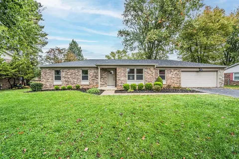 1576 Grinstead Way, Bowling Green, KY 42103