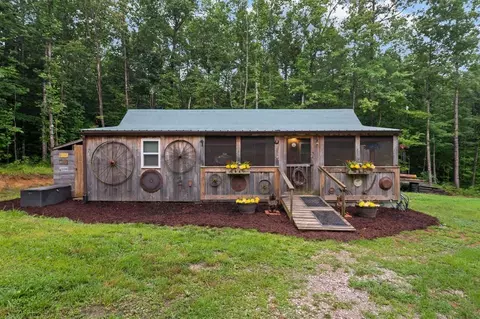 367 Martin Pierce Rd, Cub Run, KY 42729