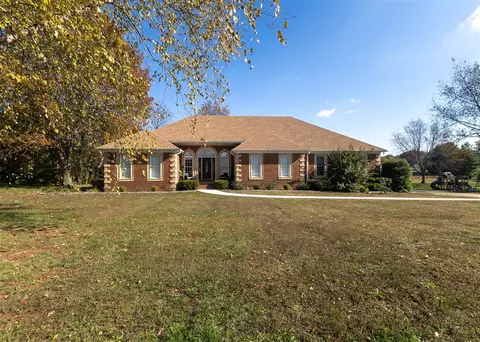 732 Hunters Pointe Ct, Bowling Green, KY 42104