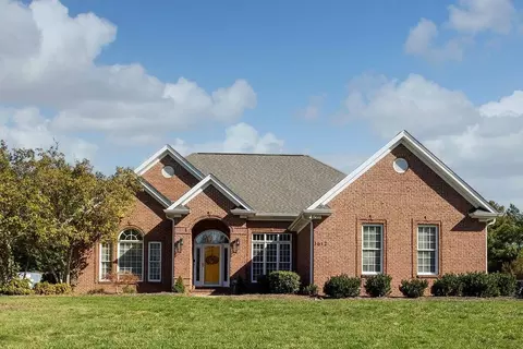 1612 Crownridge Ct, Bowling Green, KY 42104