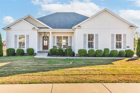 221 Claiborne Cir, Franklin, KY 42134