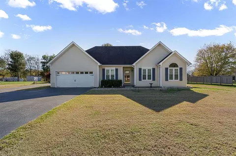 121 Plainfield Way, Bowling Green, KY 42104