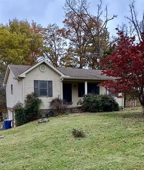 211 Jackson Ave, Scottsville, KY 42164