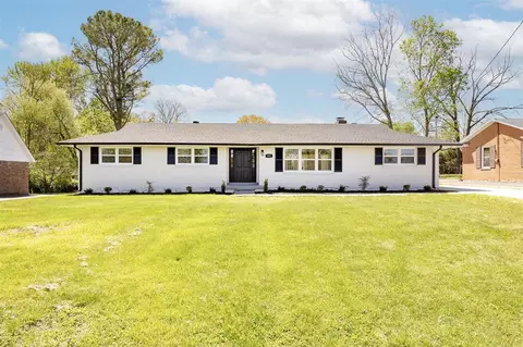 721 Temple Ct, Bowling Green, KY 42104