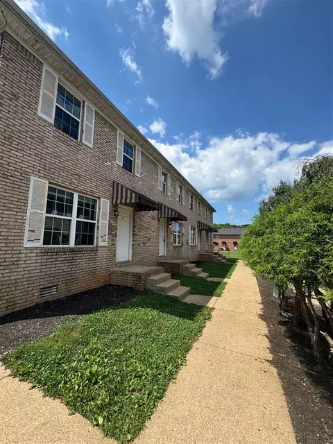 525 Lost Cir, Bowling Green, KY 42104