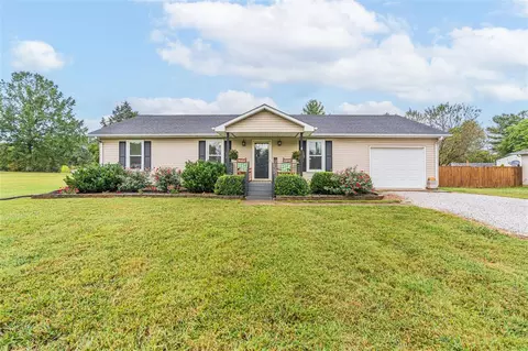 4773 Petros Rd, Woodburn, KY 42170