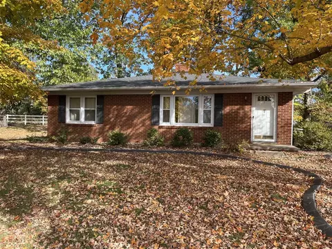 194 Jackson Ave, Scottsville, KY 42164