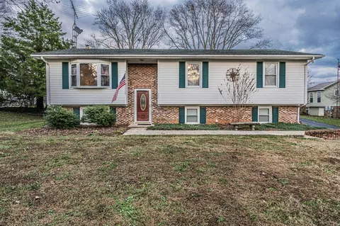 320 Witt Rd, Bowling Green, KY 42101